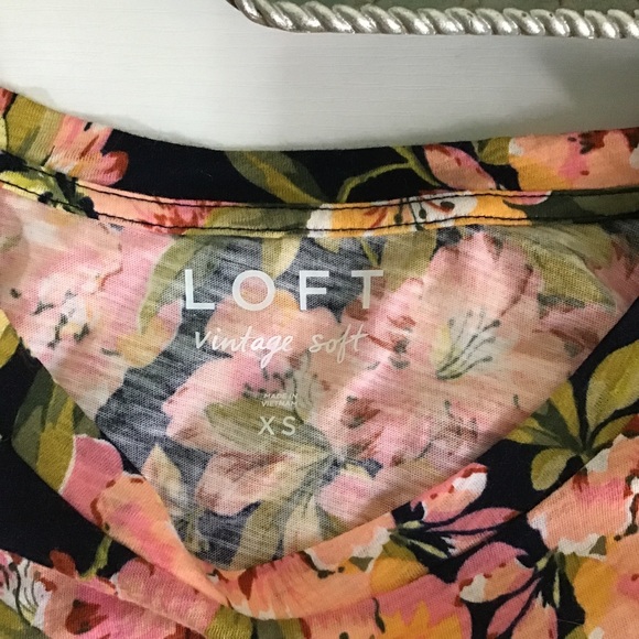 Loft NWOT Floral Vintage Soft Tee XS - Picture 4 of 4